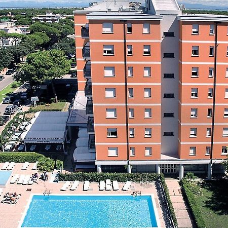 Residenza Alisei Apartment Lignano Sabbiadoro Bagian luar foto