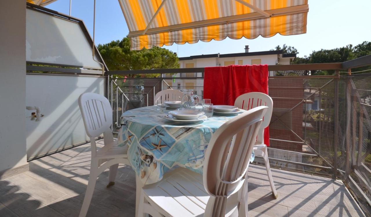 Residenza Alisei Apartment Lignano Sabbiadoro Bagian luar foto